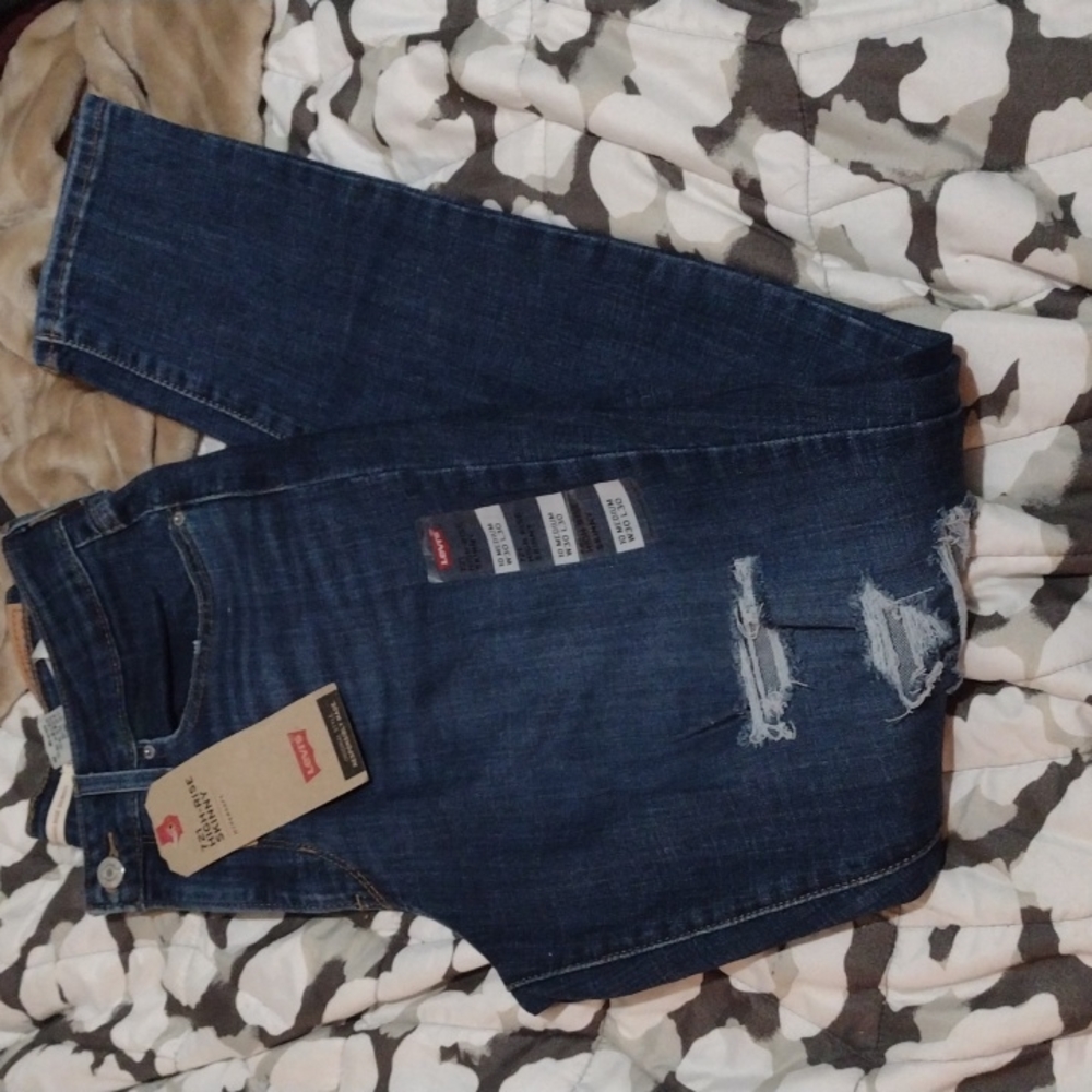 Woman's Levi Jeans